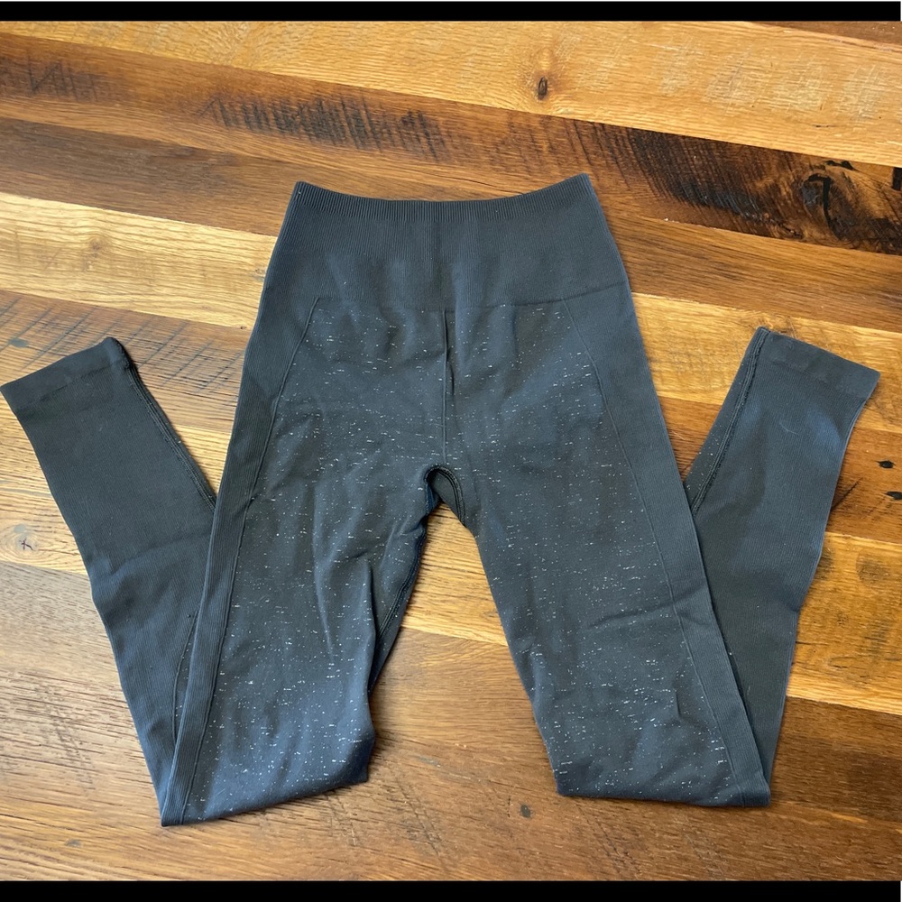 Lululemon tights, size small